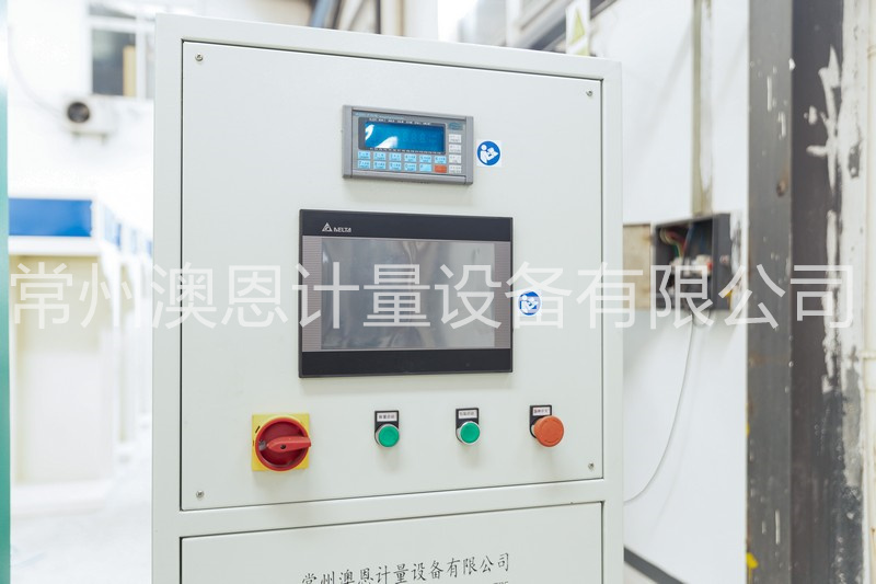 友好的人機(jī)操作界面，面板按鈕一鍵啟動(dòng)包裝程序，省時(shí)省力